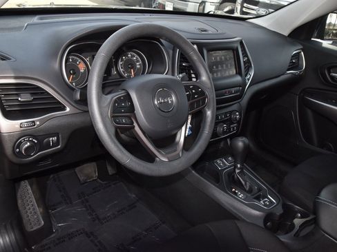 Used 2021 Jeep Cherokee Latitude image 32