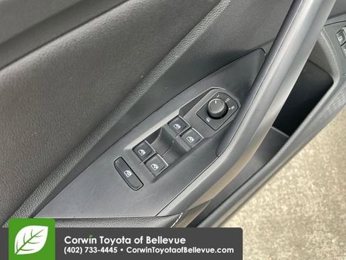 Used 2024 Volkswagen Jetta SE FWD image 19