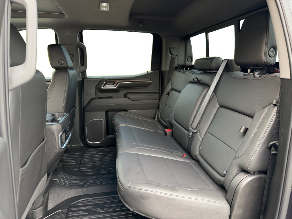 Used 2022 GMC Sierra 1500 SLT w/ SLT Premium Plus Package AWD/4WD image 19