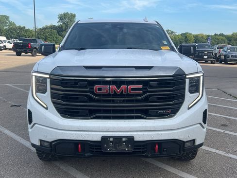 Used 2023 GMC Sierra 1500 AT4 w/ AT4 Preferred Package AWD/4WD image 9