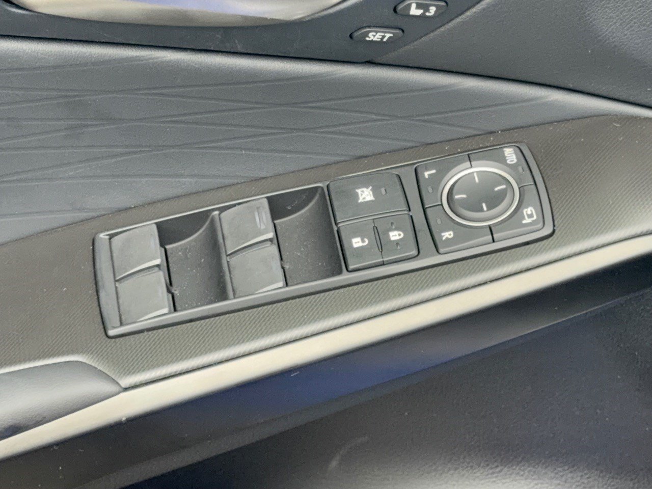 Used 2025 Lexus IS 350 F Sport w/ Navigation Package RWD image 15