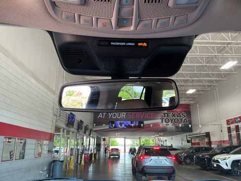 Used 2024 Ford Expedition Limited AWD/4WD image 20