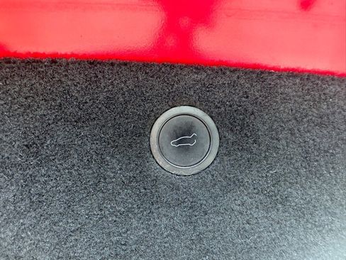 Used 2022 Tesla Model X image 77