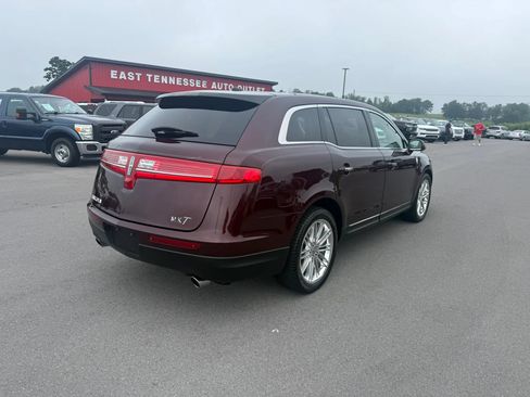 Used 2019 Lincoln MKT AWD image 4