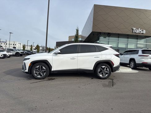 Certified 2025 Hyundai Tucson SEL image 6