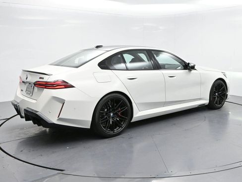 Used 2025 BMW M5 w/ Carbon Package AWD/4WD image 7