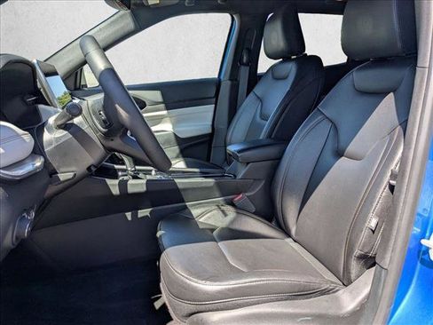 Used 2024 Jeep Compass Limited image 16