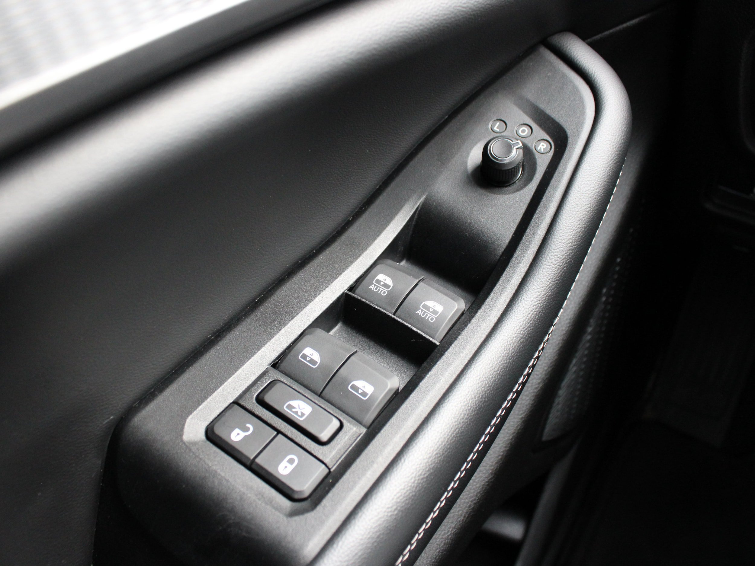 Used 2023 Jeep Grand Cherokee Altitude AWD/4WD image 35