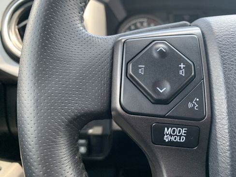 Used 2017 Toyota Tacoma TRD Sport w/ Tow Package RWD image 19