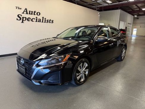 Used 2024 Nissan Altima 2.5 S FWD image 1
