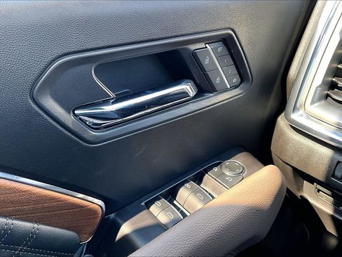 New 2026 GMC Canyon Denali image 16