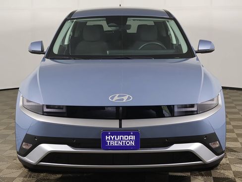 Used 2025 Hyundai Ioniq 5 SE AWD/4WD image 11