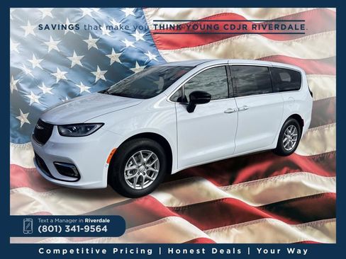 New 2026 Chrysler Pacifica Select image 1