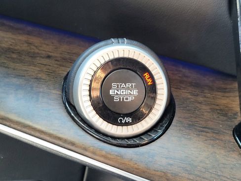 Used 2023 Jeep Grand Wagoneer L Series II AWD/4WD image 23
