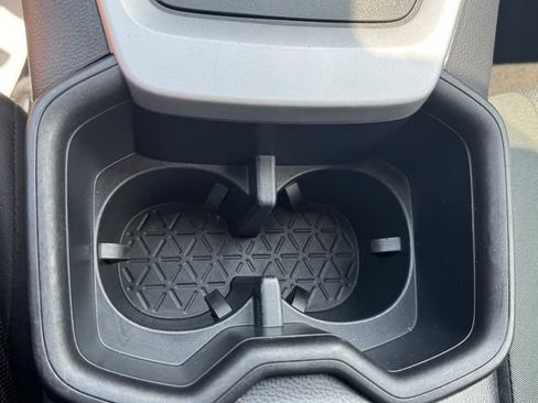 Used 2025 Toyota RAV4 XLE FWD image 35