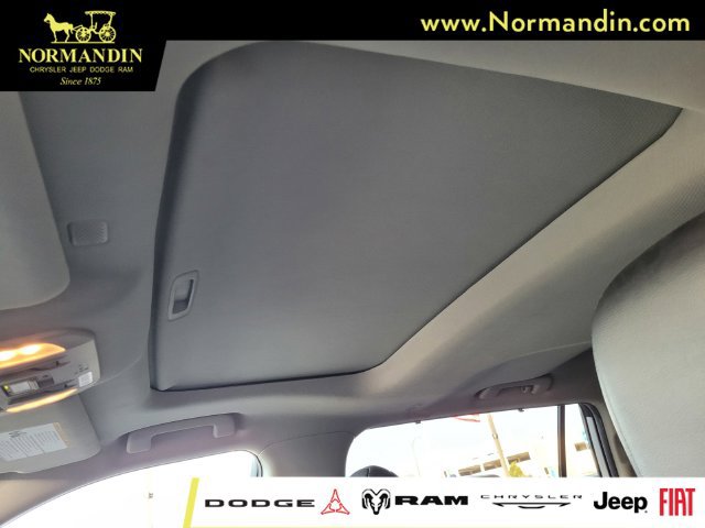 Used 2022 Toyota Highlander XLE FWD image 16