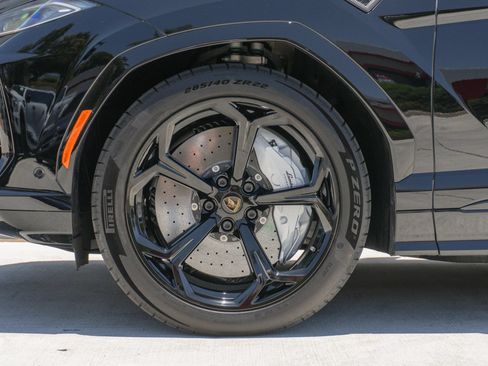 Used 2026 Lamborghini Urus SE AWD/4WD image 19