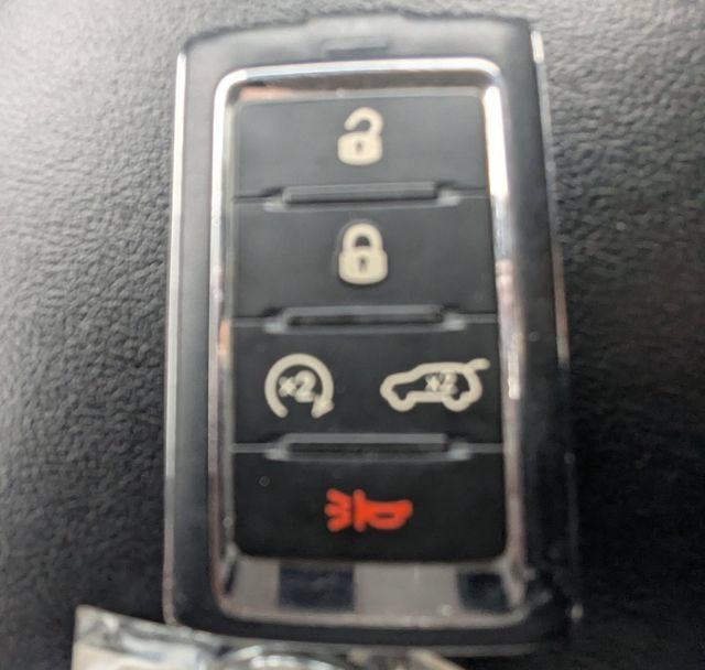 Used 2023 Jeep Grand Cherokee Limited AWD/4WD image 41