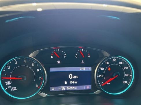 Used 2023 Chevrolet Traverse LT image 12