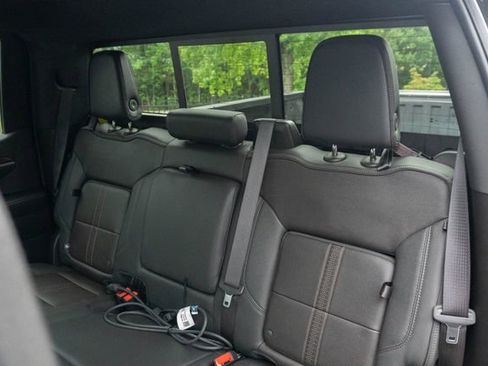 Used 2024 Chevrolet Silverado 1500 High Country w/ Midnight Edition AWD/4WD image 19