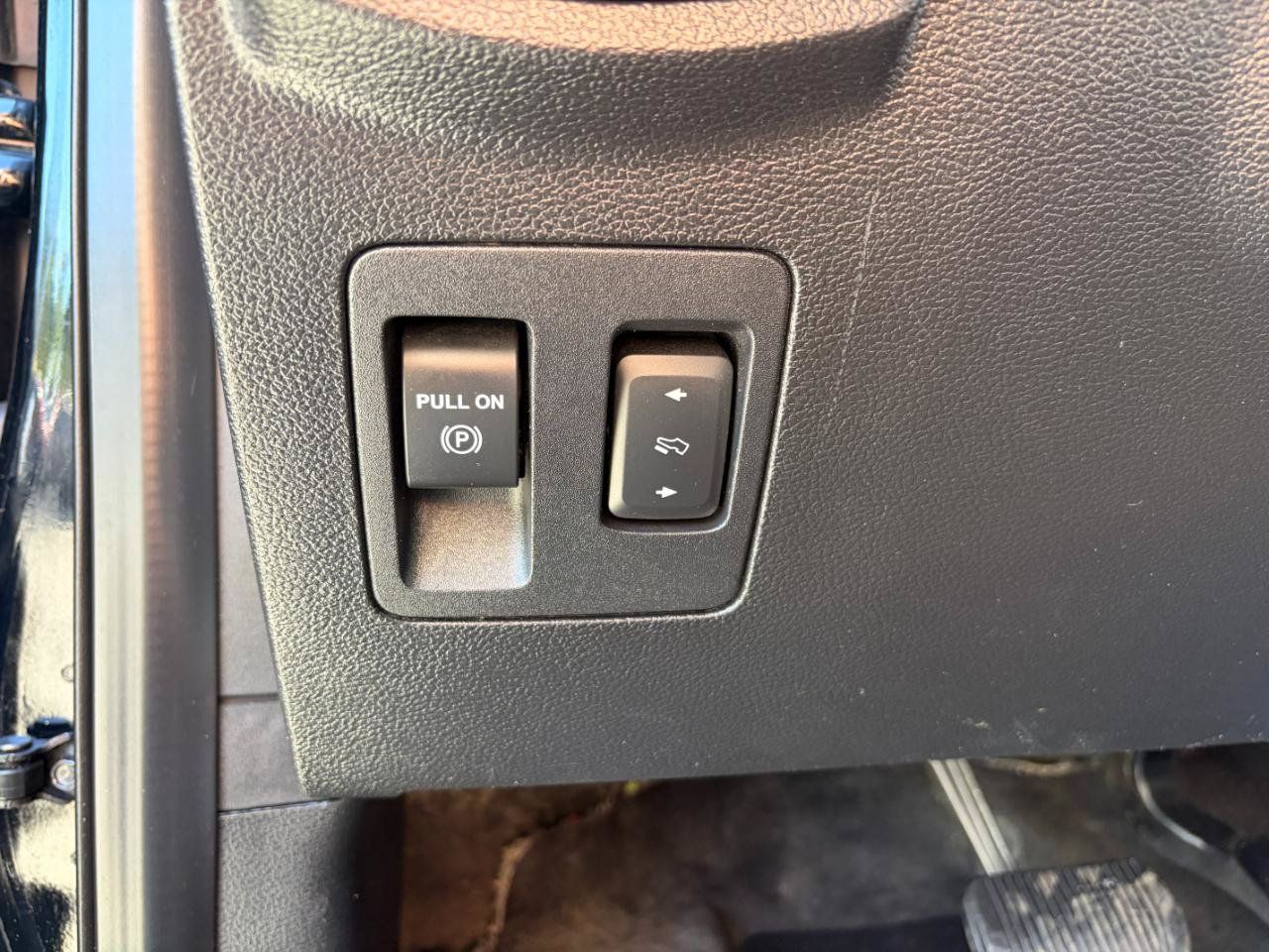 Used 2018 Ford F150 Lariat w/ Equipment Group 502A Luxury AWD/4WD image 14