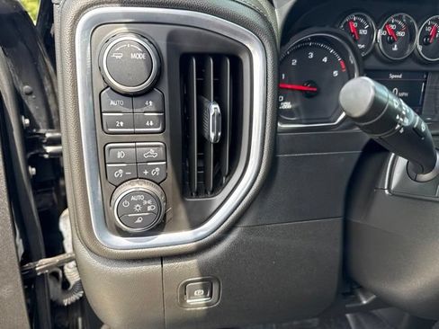 Used 2022 Chevrolet Silverado 2500 LTZ w/ Snow Plow Prep/Camper Package AWD/4WD image 20