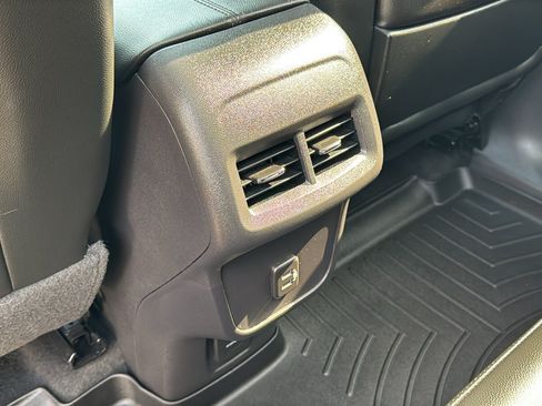 Used 2024 GMC Terrain SLT AWD/4WD image 31