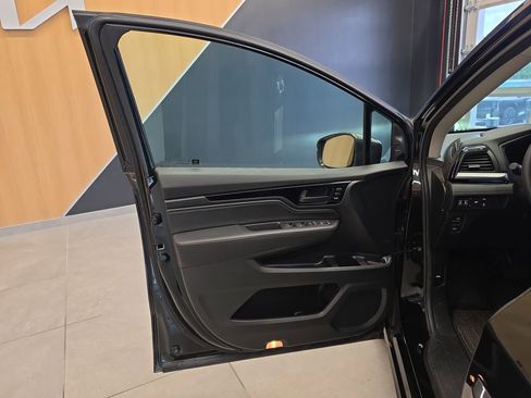 Used 2025 Honda Odyssey Touring image 14