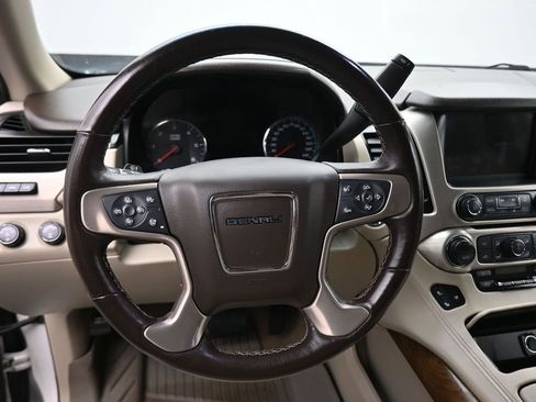 Used 2019 GMC Yukon XL Denali w/ Denali Ultimate Package AWD/4WD image 15