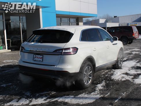 Used 2022 Lincoln Nautilus Reserve image 4