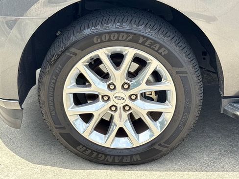 Used 2020 Ford Expedition XLT w/ Equipment Group 202A RWD image 12