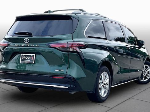 Used 2025 Toyota Sienna Limited AWD/4WD image 12