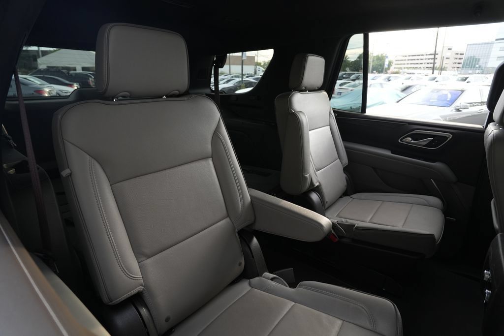 Used 2024 GMC Yukon SLT RWD image 31