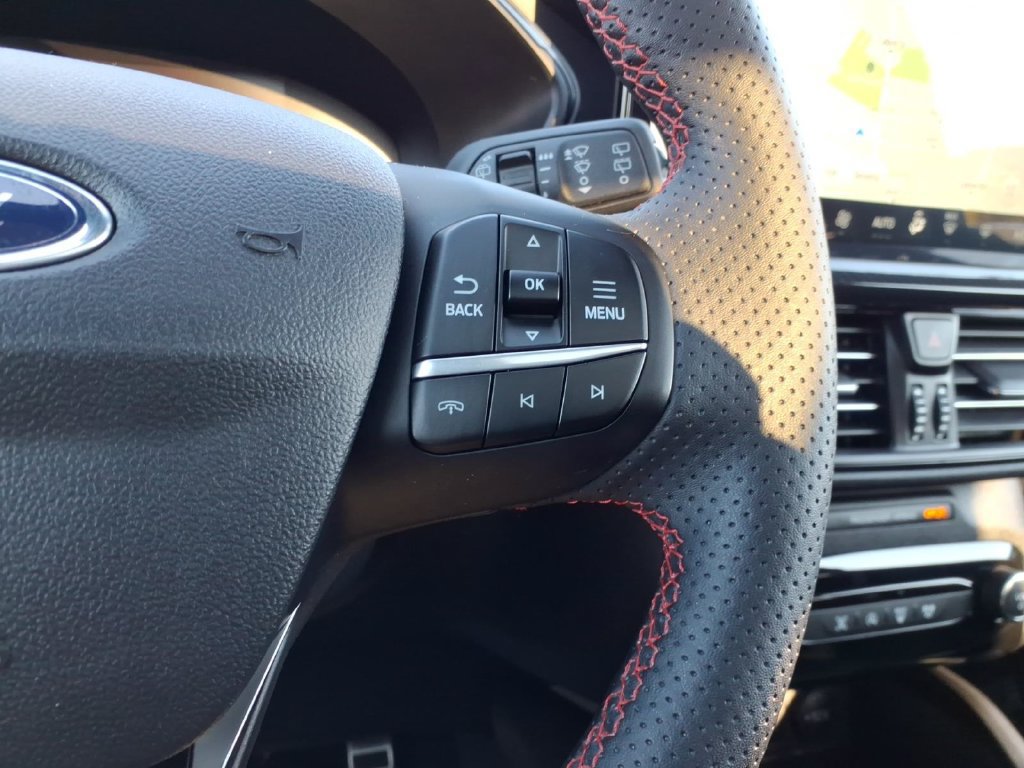 Used 2024 Ford Escape ST-Line w/ Tech Pack #1 AWD/4WD image 29