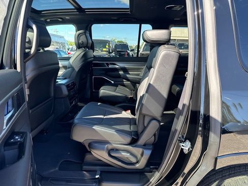 New 2026 Jeep Grand Wagoneer Limited w/ Premium Group II AWD/4WD image 24