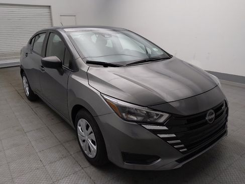 Used 2025 Nissan Versa S FWD image 13