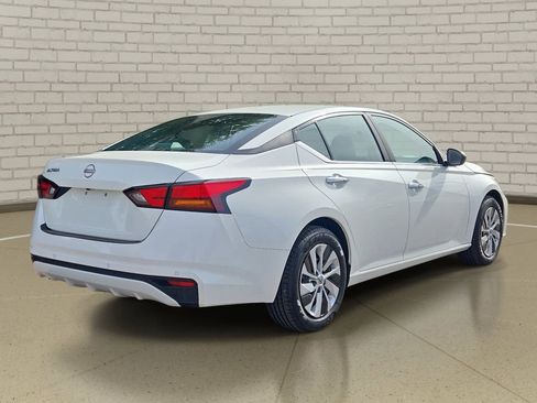 Used 2024 Nissan Altima 2.5 S FWD image 5