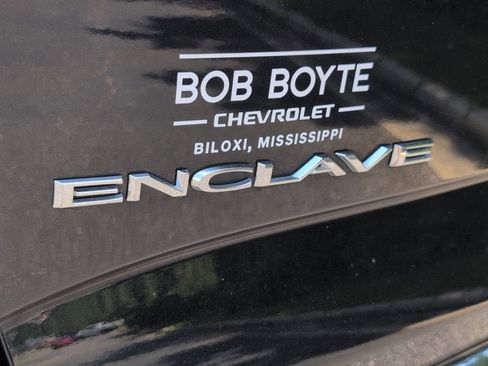 Used 2023 Buick Enclave Essence w/ Experience Buick Package FWD image 5
