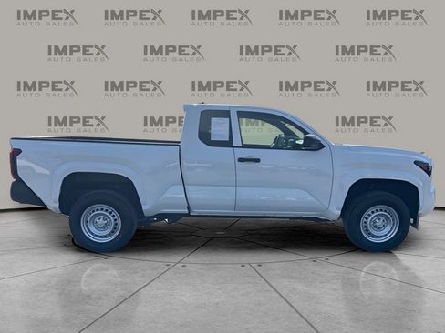 Used 2024 Toyota Tacoma SR image 6