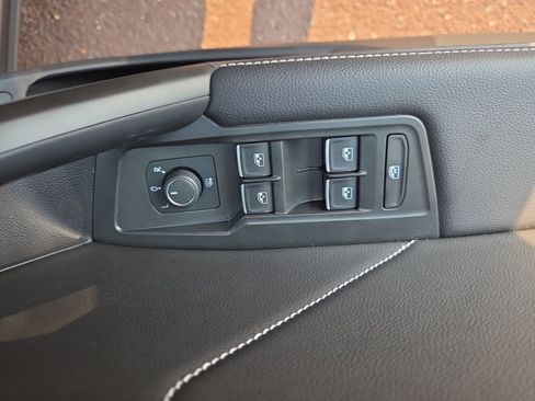 Used 2024 Volkswagen Tiguan SE R-Line AWD/4WD image 28