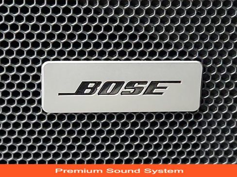 Used 2021 Porsche Cayenne w/ Premium Package image 22