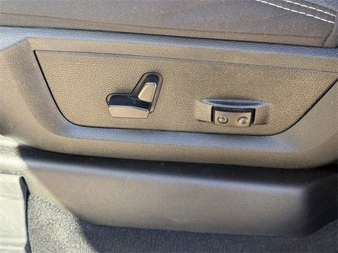 Used 2024 RAM 3500 Big Horn w/ Sport Appearance Package image 24