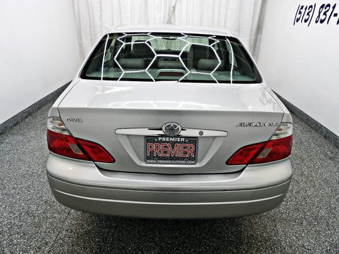 Used 2003 Toyota Avalon XLS image 5