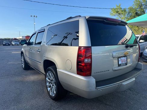 Used 2013 Chevrolet Suburban LTZ image 4