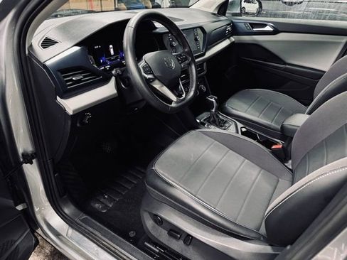 Used 2022 Volkswagen Taos SE w/ Driver Assistance Package image 16