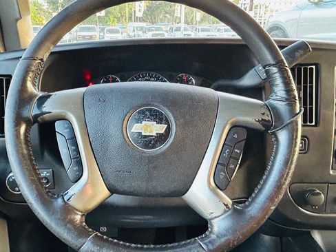 Used 2017 Chevrolet Express 2500 RWD image 21