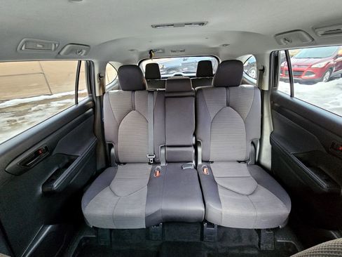 Used 2020 Toyota Highlander LE image 8