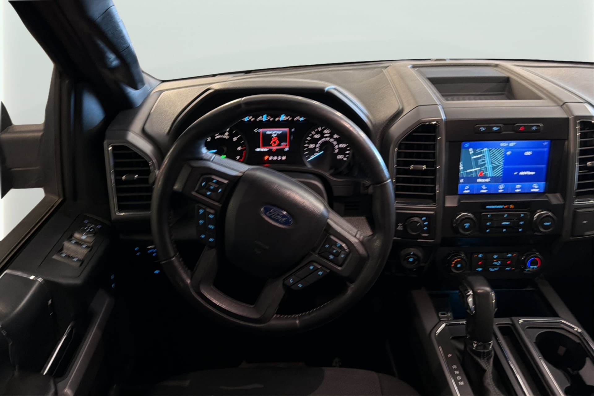 Used 2019 Ford F150 XLT w/ Equipment Group 302A Luxury AWD/4WD image 17