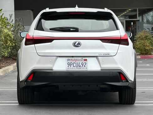 Used 2019 Lexus UX 250h image 8
