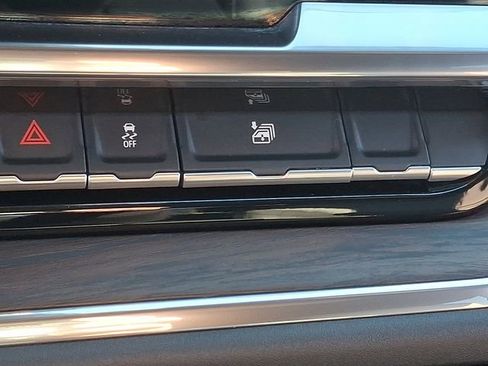 Certified 2025 GMC Sierra 1500 SLT image 28